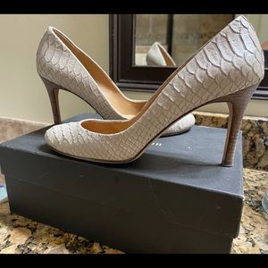Ann Taylor Perfect Pump
